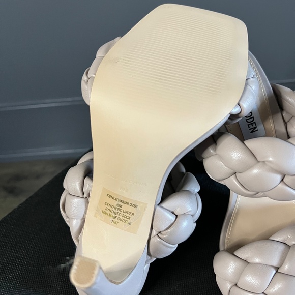 NWOT STEVE MADDEN Kenley Heel Taupe - Picture 4 of 6